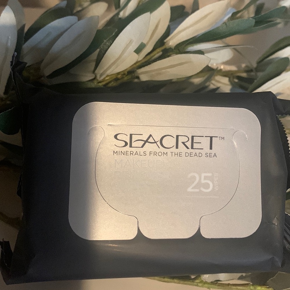Sorry, no longer available… makeup removing wipes 25